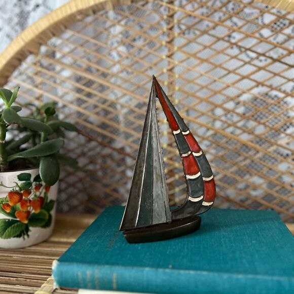 Vintage Penco Enamelled Brass Sailboat Figurine Paperweight Home Decor - Picture 6 of 7